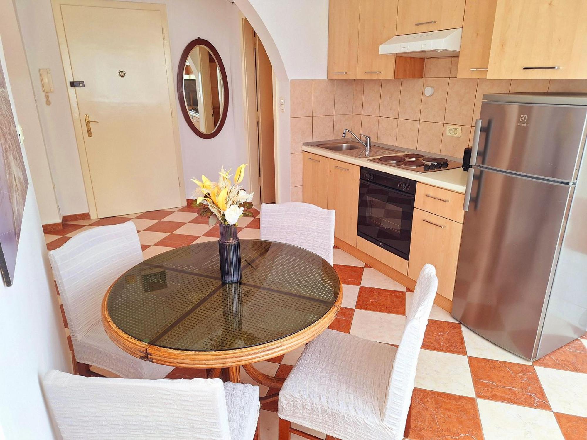 Sunny Center Apartment Split Quarto foto