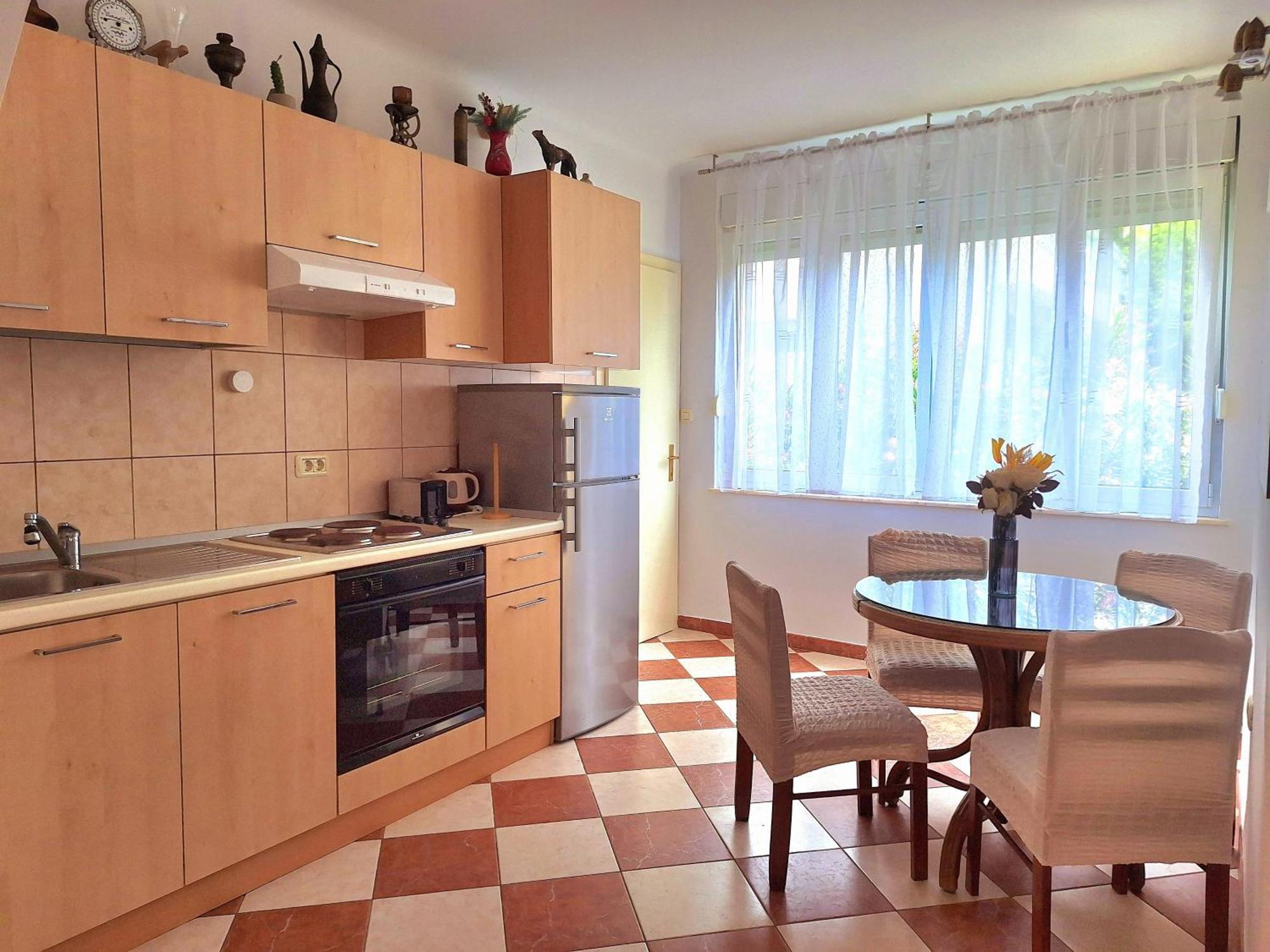 Sunny Center Apartment Split Quarto foto