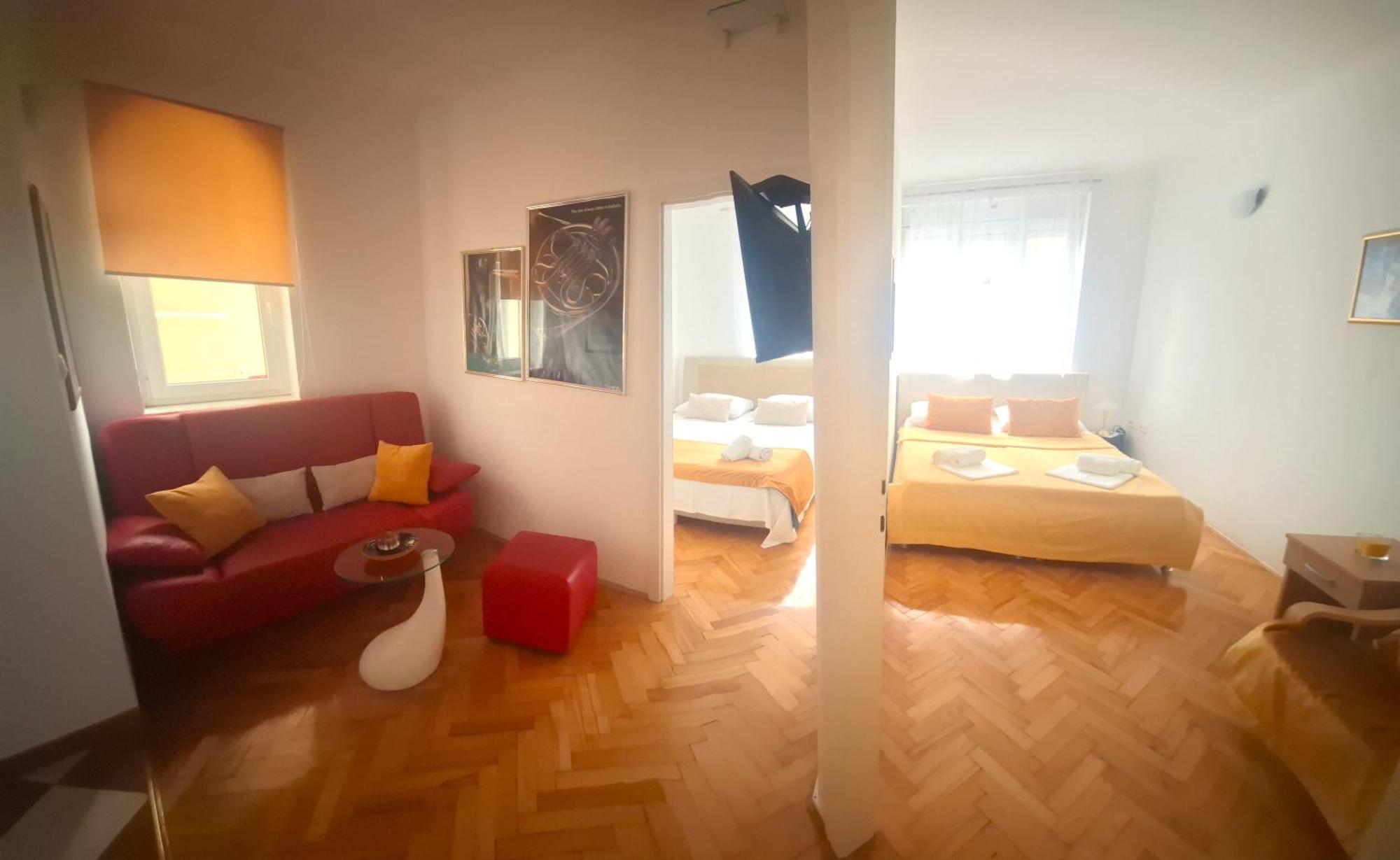 Sunny Center Apartment Split Quarto foto